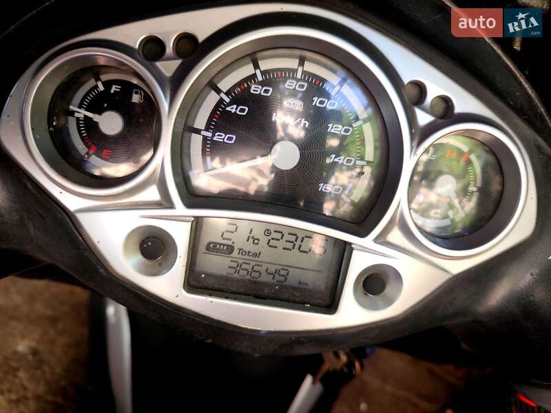 Макси-скутер Yamaha X-City 2007 в Львове