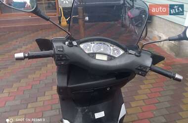 Макси-скутер Yamaha X-Max 250 2006 в Полонном