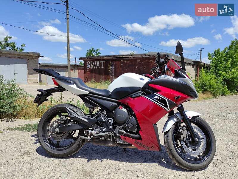 Мотоцикл Спорт-туризм Yamaha XJ6 Diversion 2013 в Кривому Розі