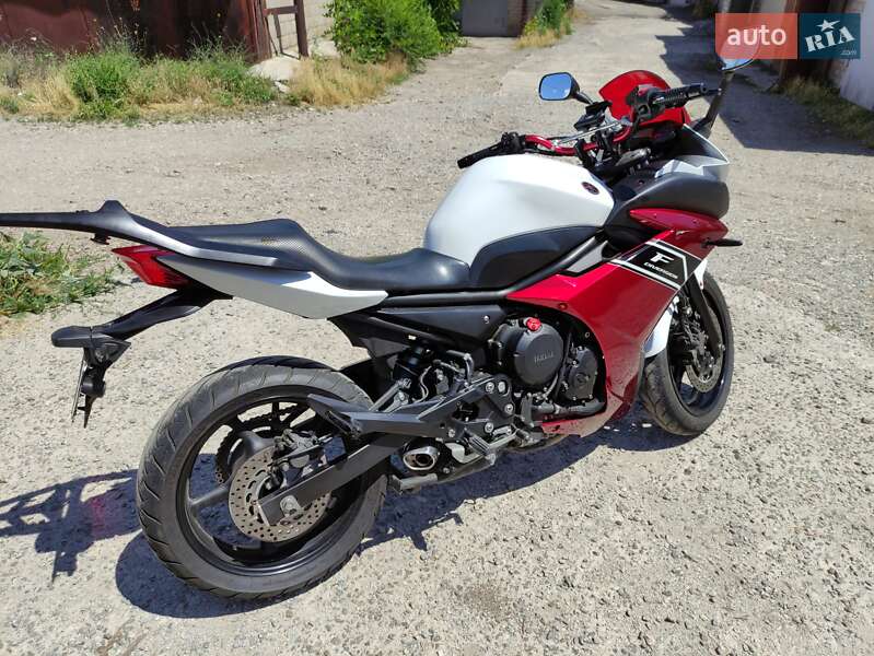 Мотоцикл Спорт-туризм Yamaha XJ6 Diversion 2013 в Кривому Розі