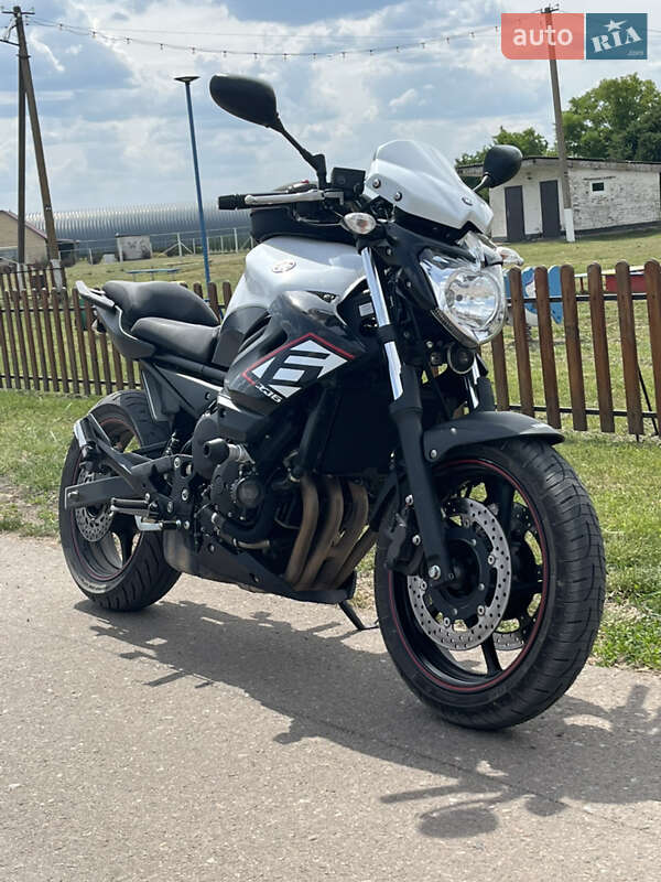Мотоцикл Без обтекателей (Naked bike) Yamaha XJ6 2015 в Днепре