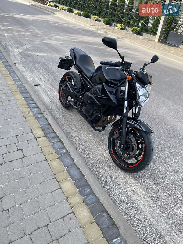 Спортбайк Yamaha XJ6 2010 в Николаеве