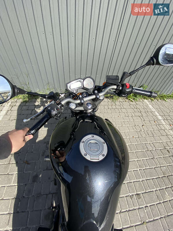 Спортбайк Yamaha XJ6 2010 в Николаеве