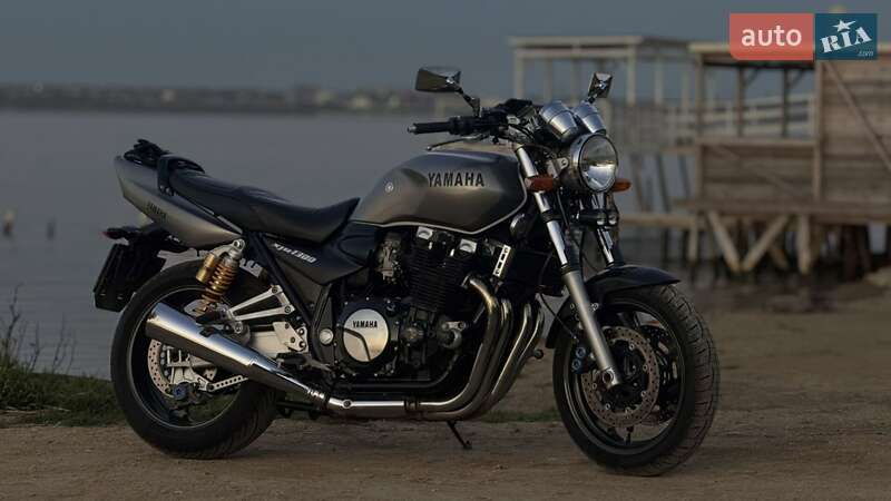 Мотоцикл Классик Yamaha XJR 1300 2000 в 