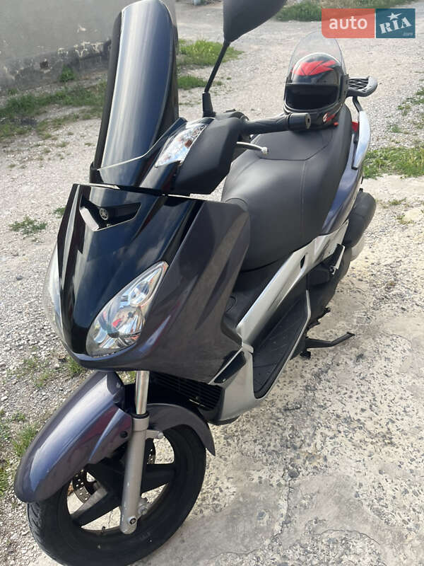 Макси-скутер Yamaha YP 2006 в Каменец-Подольском