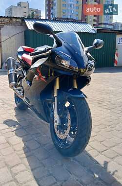 Спортбайк Yamaha YZF R1 1998 в 