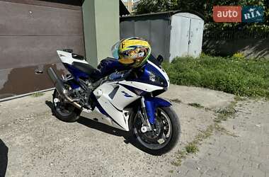 Спортбайк Yamaha YZF R1 1998 в 