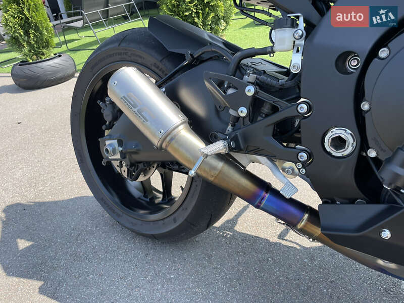 Спортбайк Yamaha YZF R1 2023 в Киеве фото 10 Спортбайк Yamaha YZF R1 2023 в Киеве