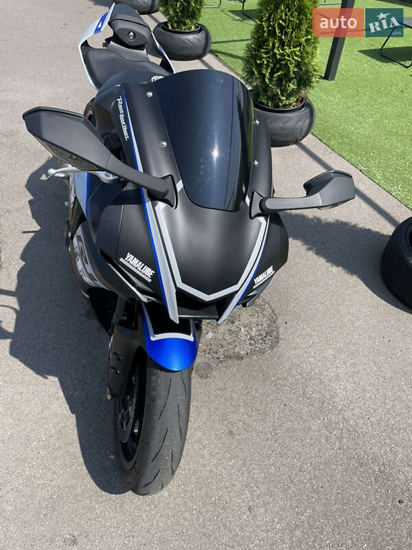 Спортбайк Yamaha YZF R1 2023 в Киеве фото 23 Спортбайк Yamaha YZF R1 2023 в Киеве