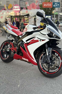 Спортбайк Yamaha YZF R1 2007 в 