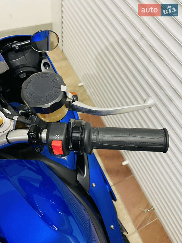 Спортбайк Yamaha YZF R1 2008 в Киеве