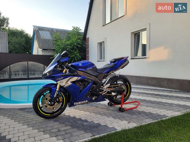 Спортбайк Yamaha YZF R1 2004 в Каневе