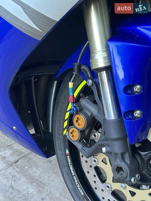 Спортбайк Yamaha YZF R1 2004 в Каневе