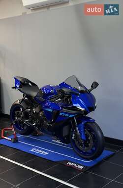 Спортбайк Yamaha YZF R1 2022 в Кропивницком