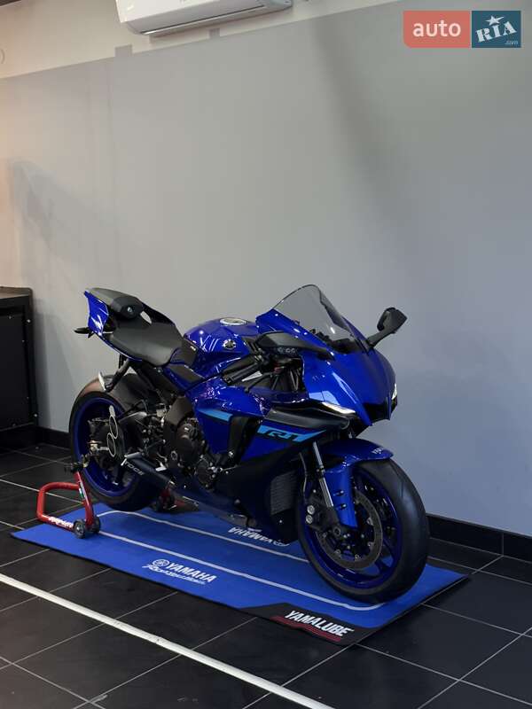 Спортбайк Yamaha YZF R1 2022 в Кропивницком