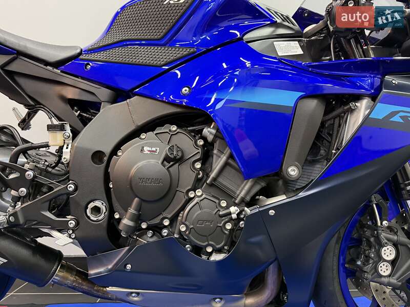 Спортбайк Yamaha YZF R1 2022 в Кропивницком