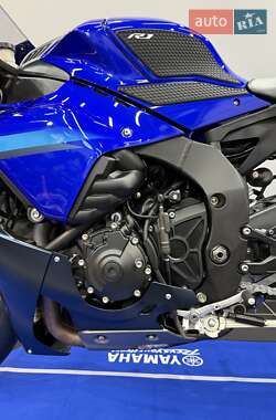Спортбайк Yamaha YZF R1 2022 в 