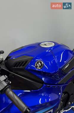 Спортбайк Yamaha YZF R1 2022 в 