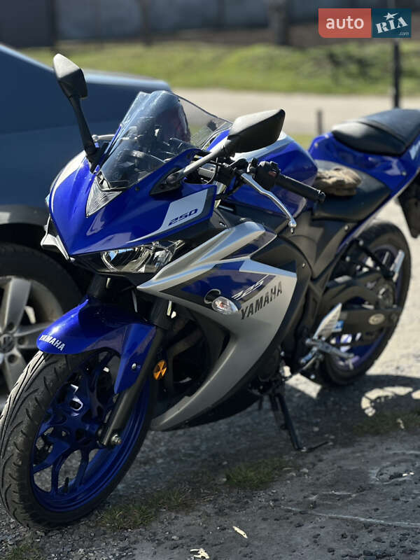 Yamaha YZF-R25 2014