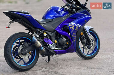Мотоцикл Без обтекателей (Naked bike) Yamaha YZF-R25 2017 в 