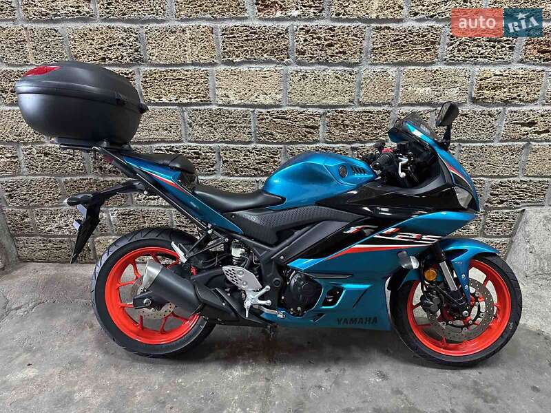 Yamaha YZF-R25 2021
