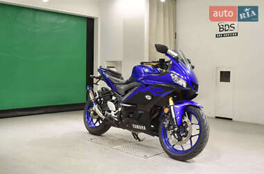 Мотоцикл Спорт-туризм Yamaha YZF-R3 2019 в 