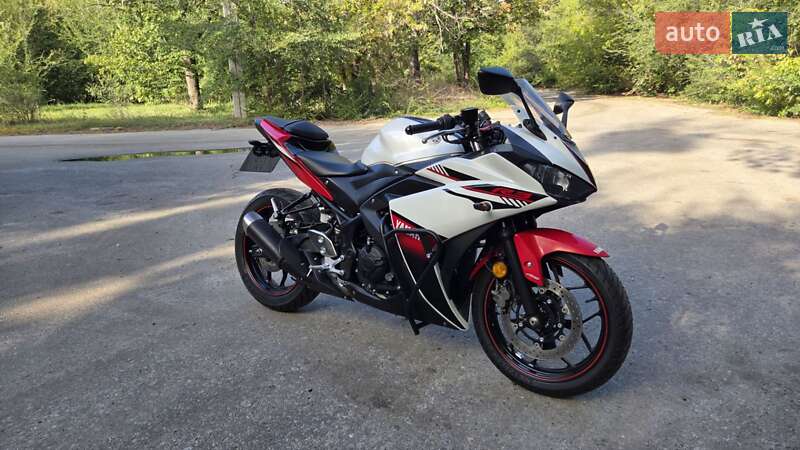 Спортбайк Yamaha YZF-R3 2016 в 