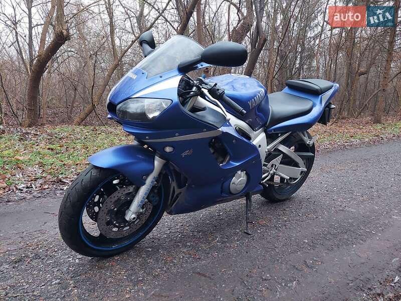 Спортбайк Yamaha YZF R6 2000 в Первомайске