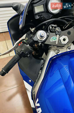 Спортбайк Yamaha YZF R6 2001 в 