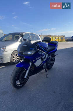 Спортбайк Yamaha YZF R6 2002 в 