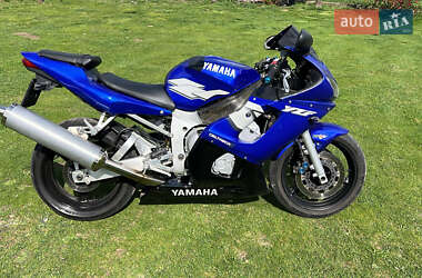 Спортбайк Yamaha YZF R6 2002 в 