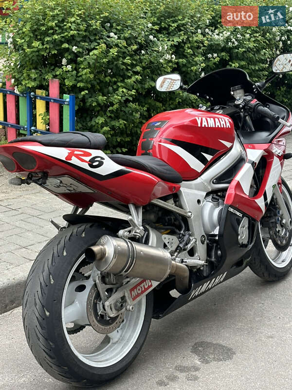 Спортбайк Yamaha YZF R6 2002 в 