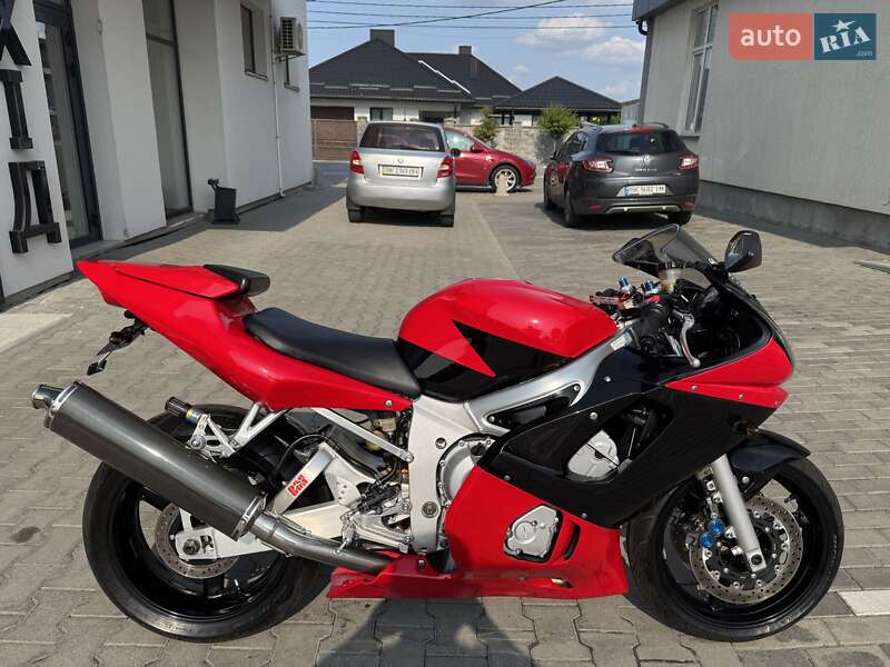 Спортбайк Yamaha YZF R6 2001 в Рівному
