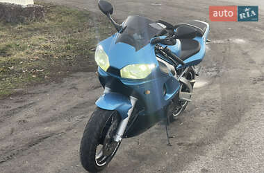 Спортбайк Yamaha YZF R6 2001 в Сумах