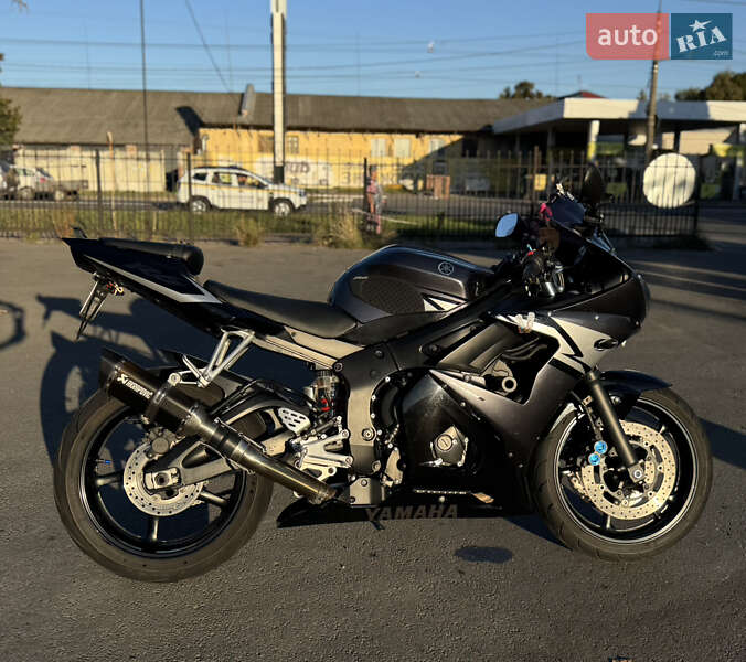 Спортбайк Yamaha YZF R6 2004 в Киеве