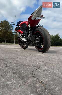 Спортбайк Yamaha YZF R6 2011 в 