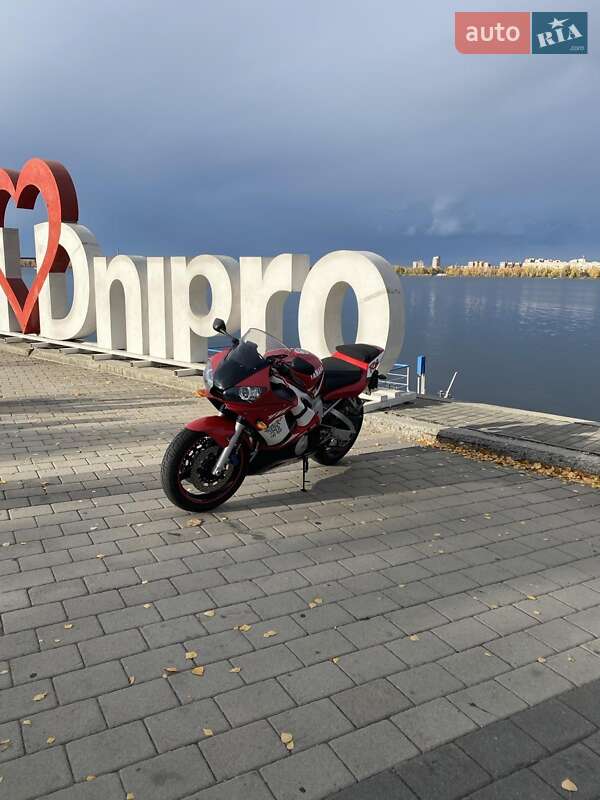 Спортбайк Yamaha YZF R6 2001 в Дніпрі фото 2 Спортбайк Yamaha YZF R6 2001 в Дніпрі
