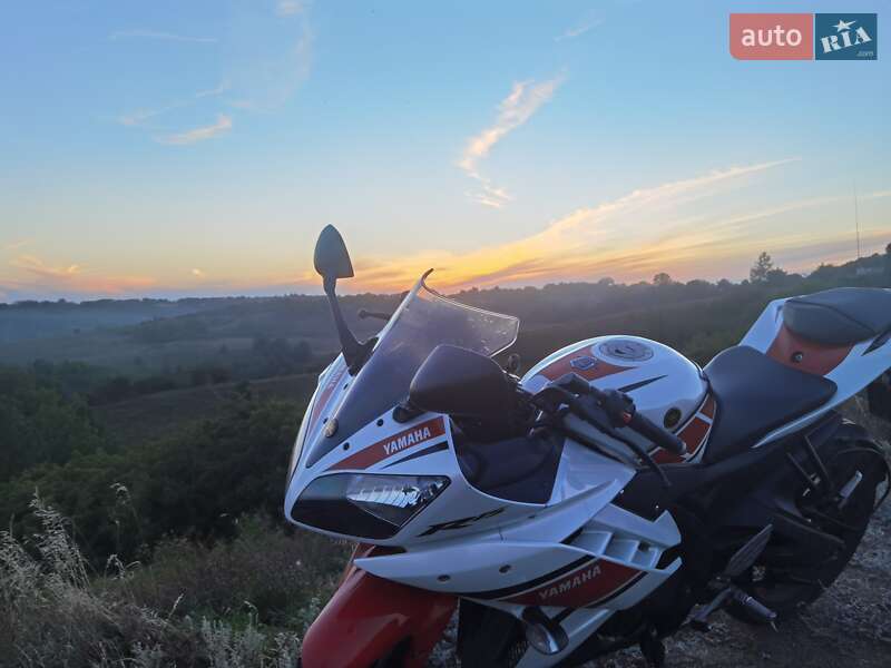 Спортбайк Yamaha YZF-R 2013 в Полтаві фото 9 Спортбайк Yamaha YZF-R 2013 в Полтаві