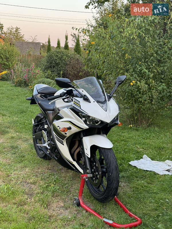 Спортбайк Yamaha YZF 2017 в 