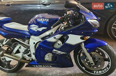Спортбайк Yamaha YZF 2000 в Черновцах
