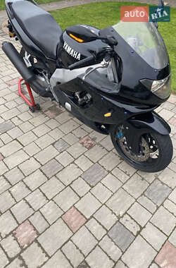 Мотоцикл Спорт-туризм Yamaha YZF 1998 в 