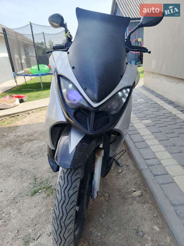 Максі-скутер YiBen YB 150T-10 2014 в Коломиї