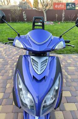 Скутер YiBen YB150T-15D 2013 в 