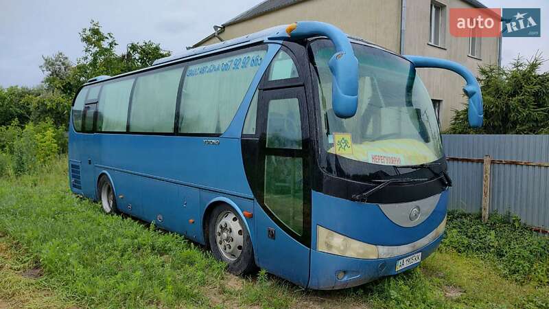 Туристичний / Міжміський автобус YUTONG 6831 2008 в 