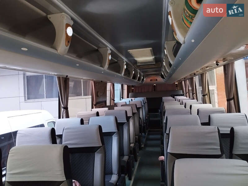 Туристический / Междугородний автобус YUTONG ZK 6119HA 2006 в Тернополе