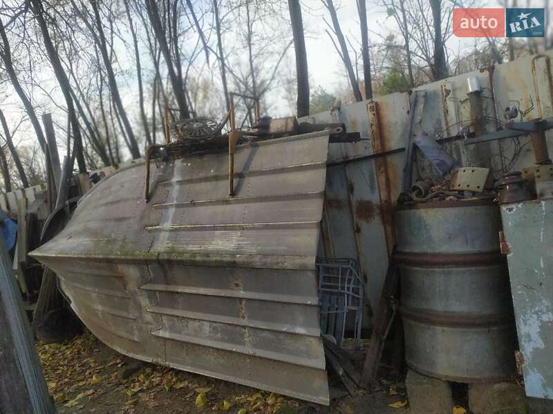 Лодка Южанка 1 1988 в Киеве