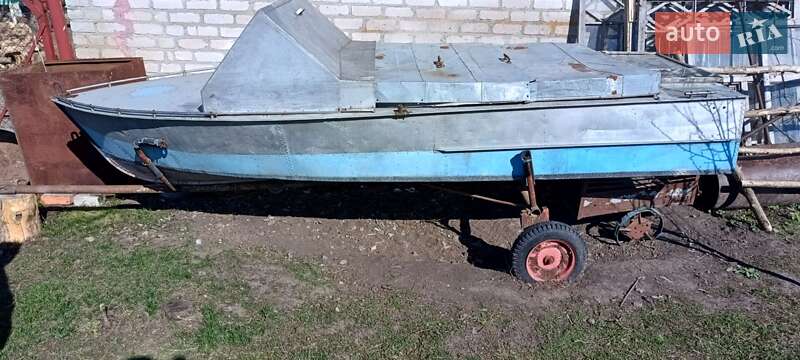 Лодка Южанка М 1990 в Кропивницком