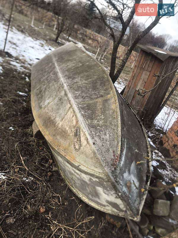 Лодка Южанка М 1990 в Тернополе фото Лодка Южанка М 1990 в Тернополе