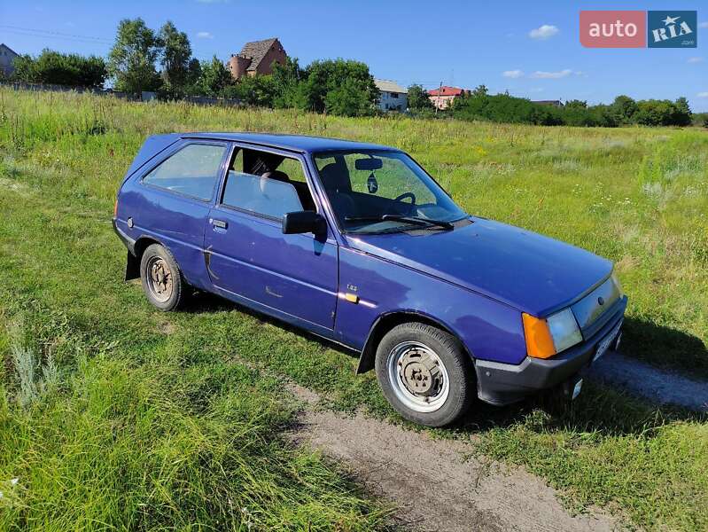 Хэтчбек ЗАЗ 1102 Таврия-Нова 2004 в Каменском