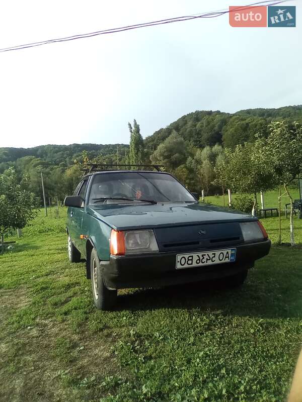 Хэтчбек ЗАЗ 1102 Таврия-Нова 2005 в Хусте